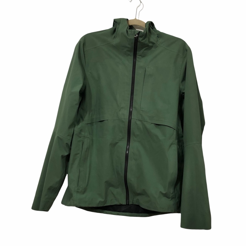 Lululemon Men’s Green  Raincoat- Size Medium